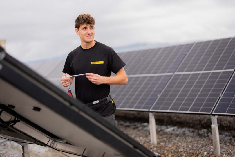 Effiziente Solaranlagen für private und gewerbliche Gebäude.